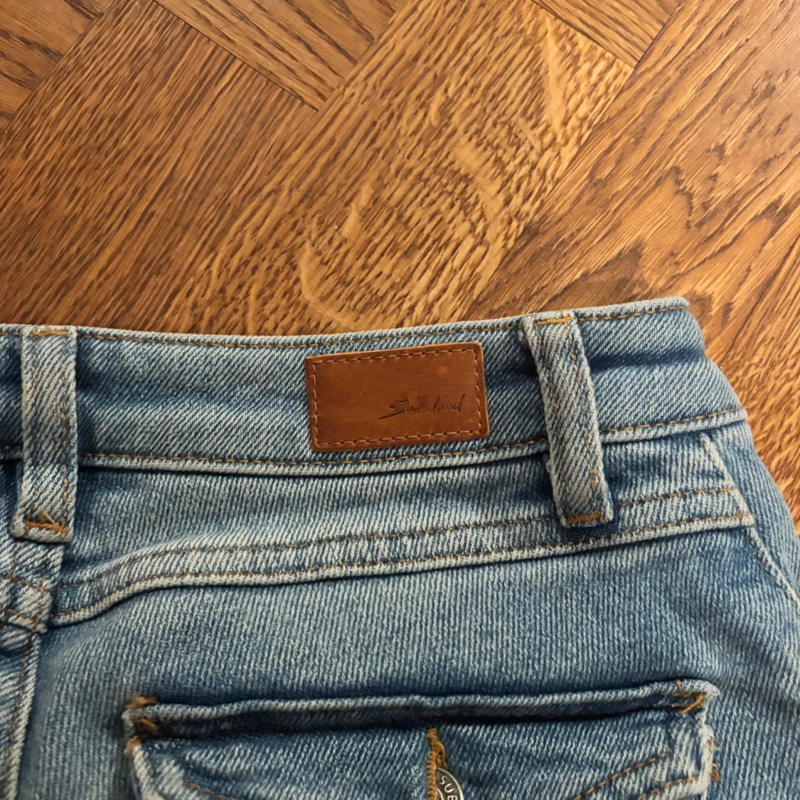 Blå bootcut jeans från Subdued - 3