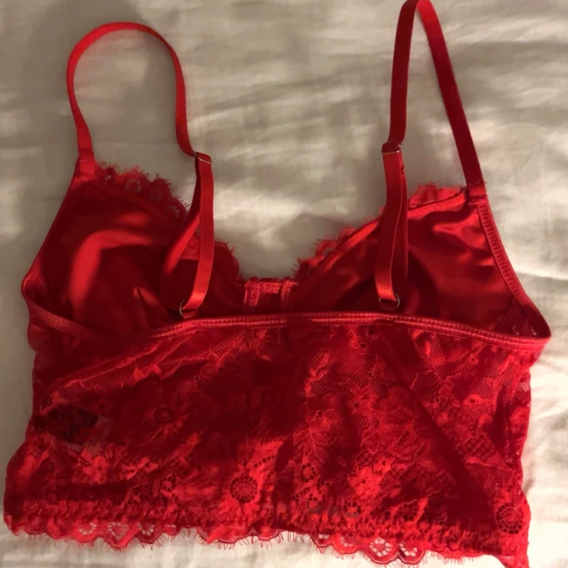 Rött spets linne - 1