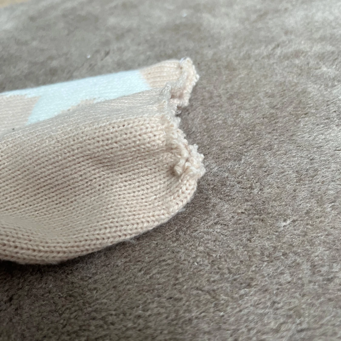 Beige stickad tröja med stjärnor - 4