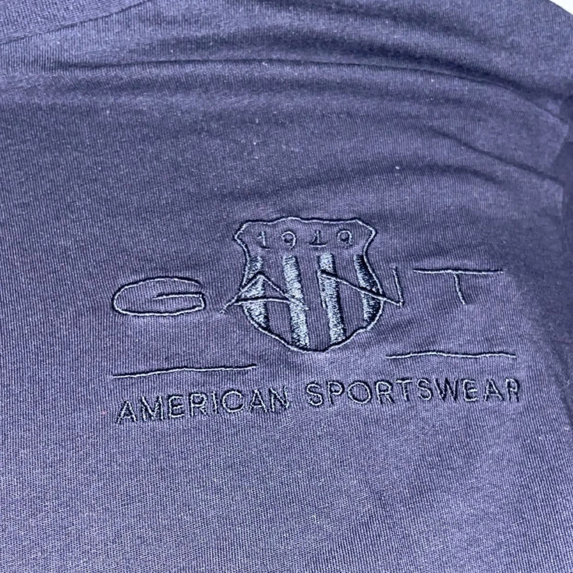 Mörkblå t-shirt från GANT - 2