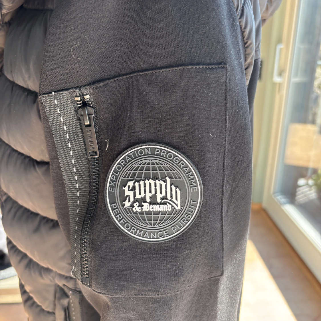 Svart cardigan från Supply & Demand - 2