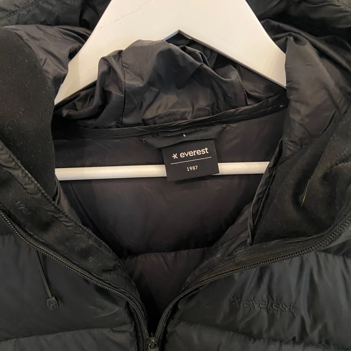 Svart pufferjacka från Everest stl L - 1