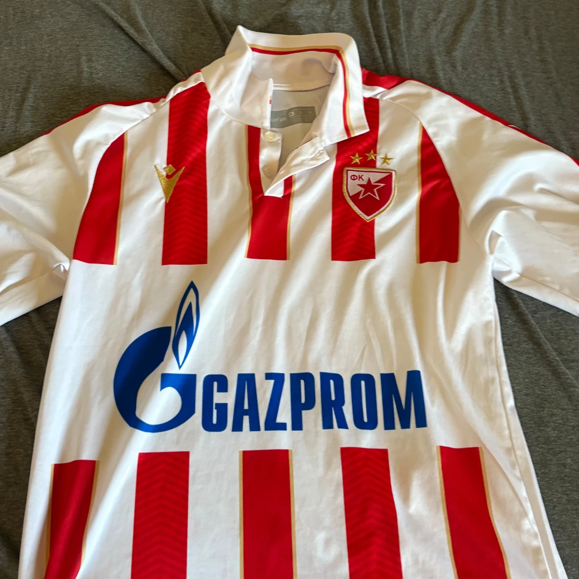 Crvena Zvezda (röda stjärnan) fotbollströja