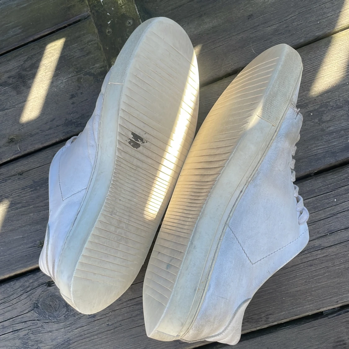 Vita sneakers från Axel Arigato - 3