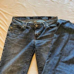 Lågmidjade jeans - Lågmidjade jeans🩵 midja: 37cm & innebenslängd: 72.5 cm