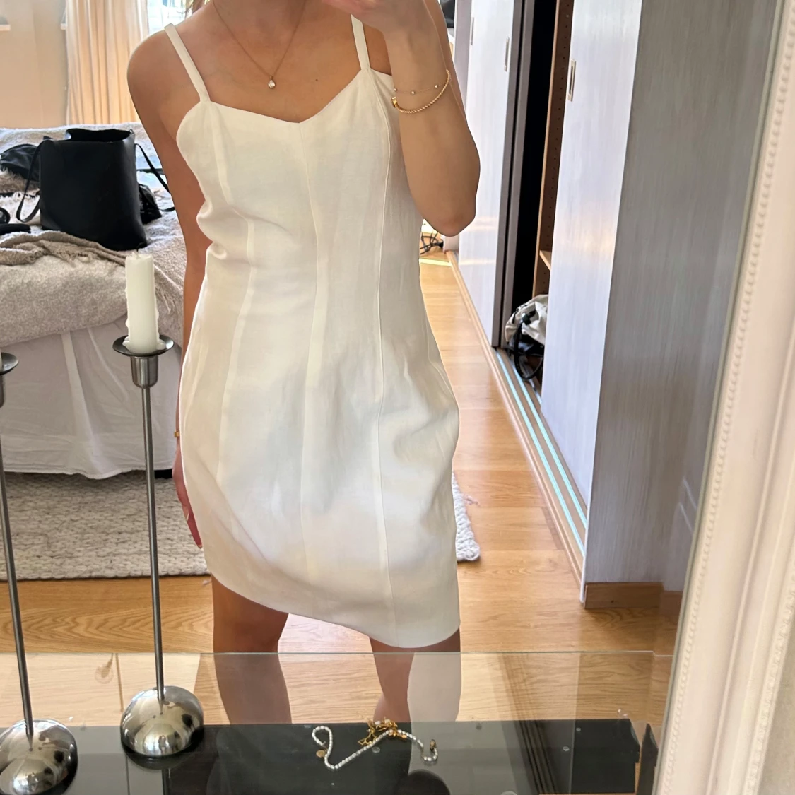 Vit student klänning med smala axelband - 1