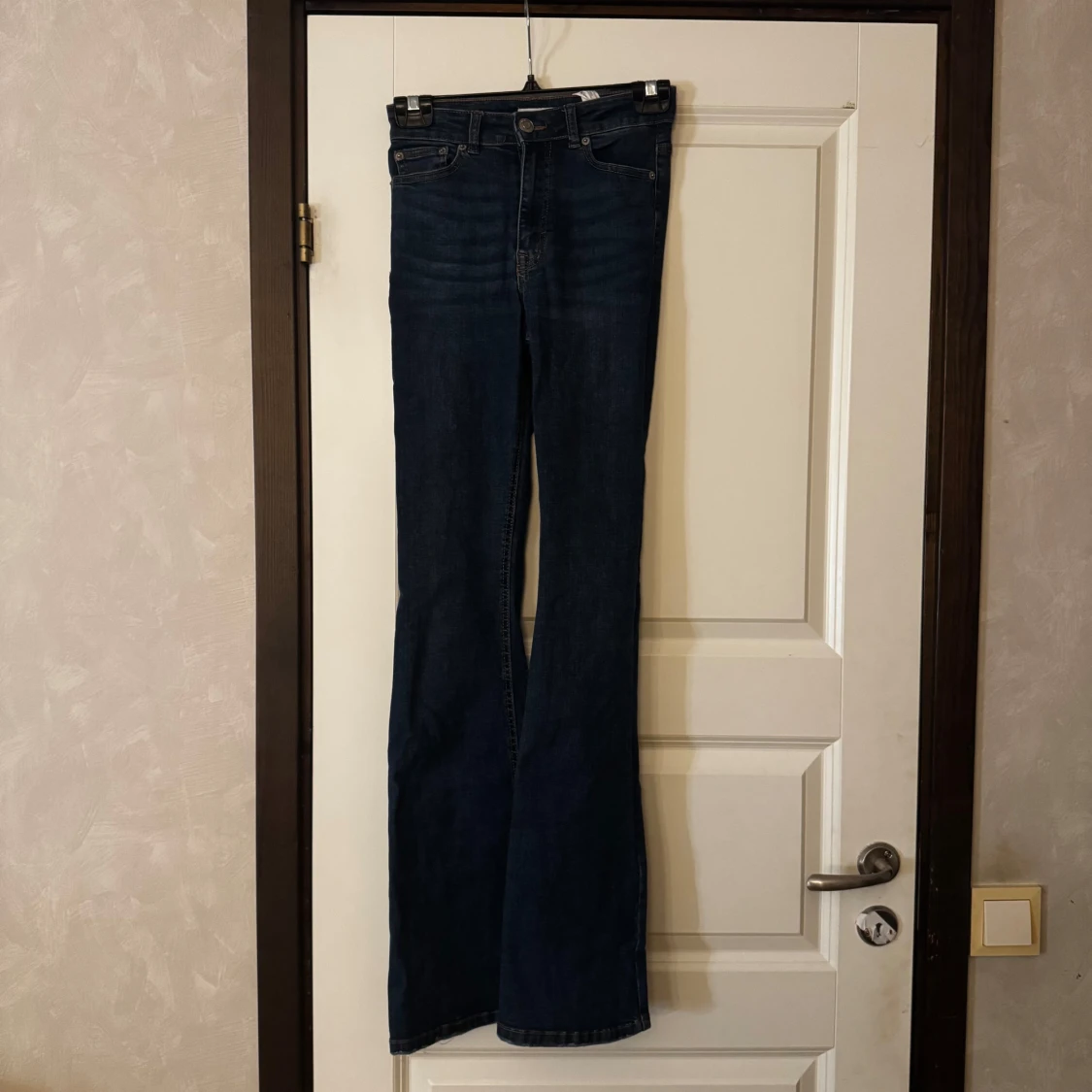 Mörkblå bootcut jeans  - 1