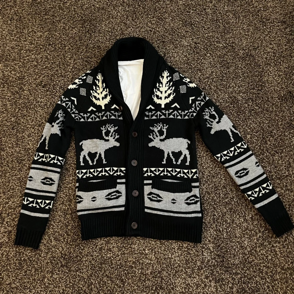 Stickad cardigan med mönster