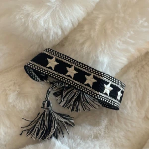 Armband - Aldrig använt💞