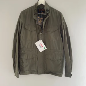Woolrich field jacka - SEK-899 | Skick-NY | Storlek Us-S, Eu-M | Fits S | Hör av dig vid frågor// SF. FÖRST TILL KVARN!!!