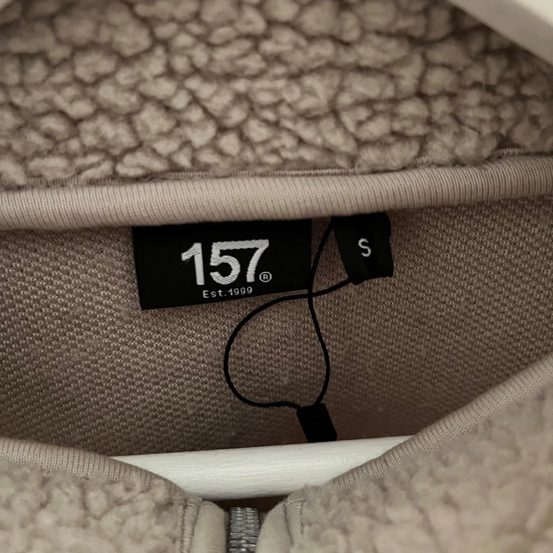 Beige teddyjacka från 157 - 2