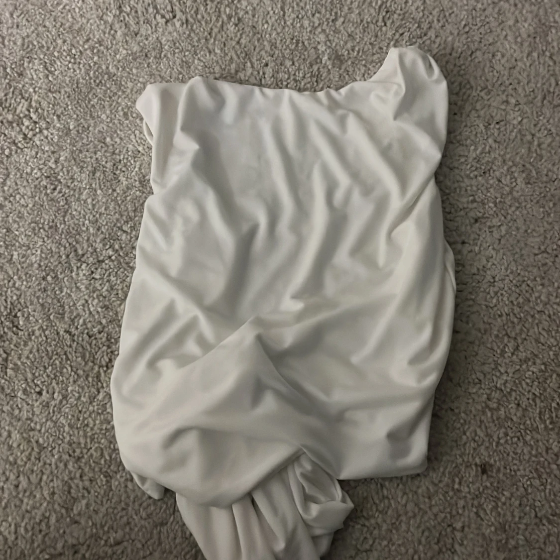 Vit topp med öppen rygg och knyte - 1