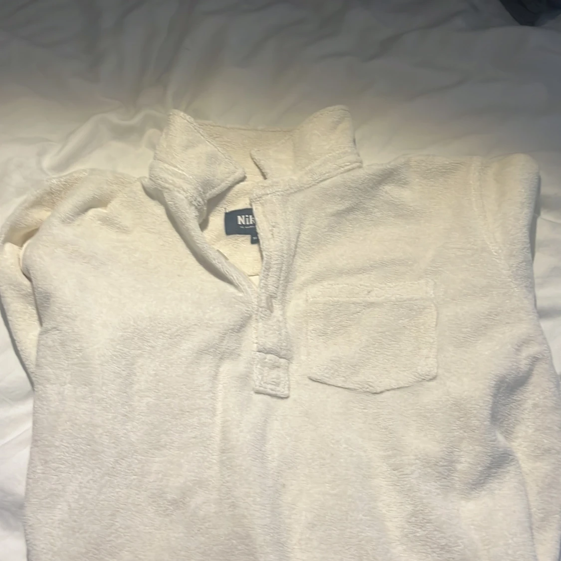 Vit frottétröja från Nikben