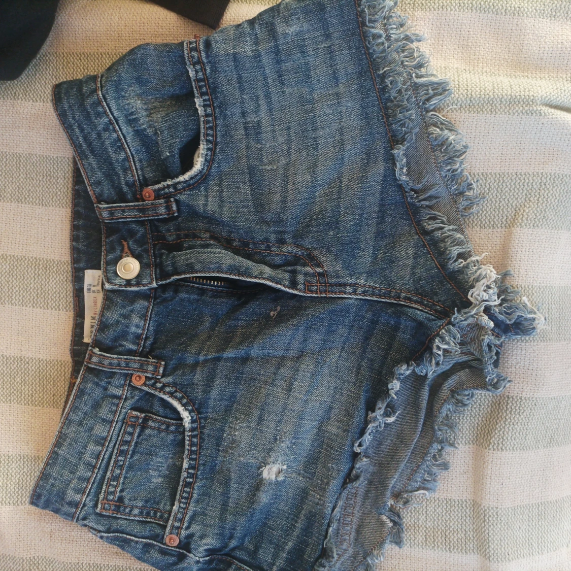 Jeansshorts med fransar från Lindex - 1