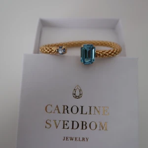 Caroline Svedbom, armband  - Oanvänd, utan pris lapp.   Daria bracelet, ordinarie pris: 995kr