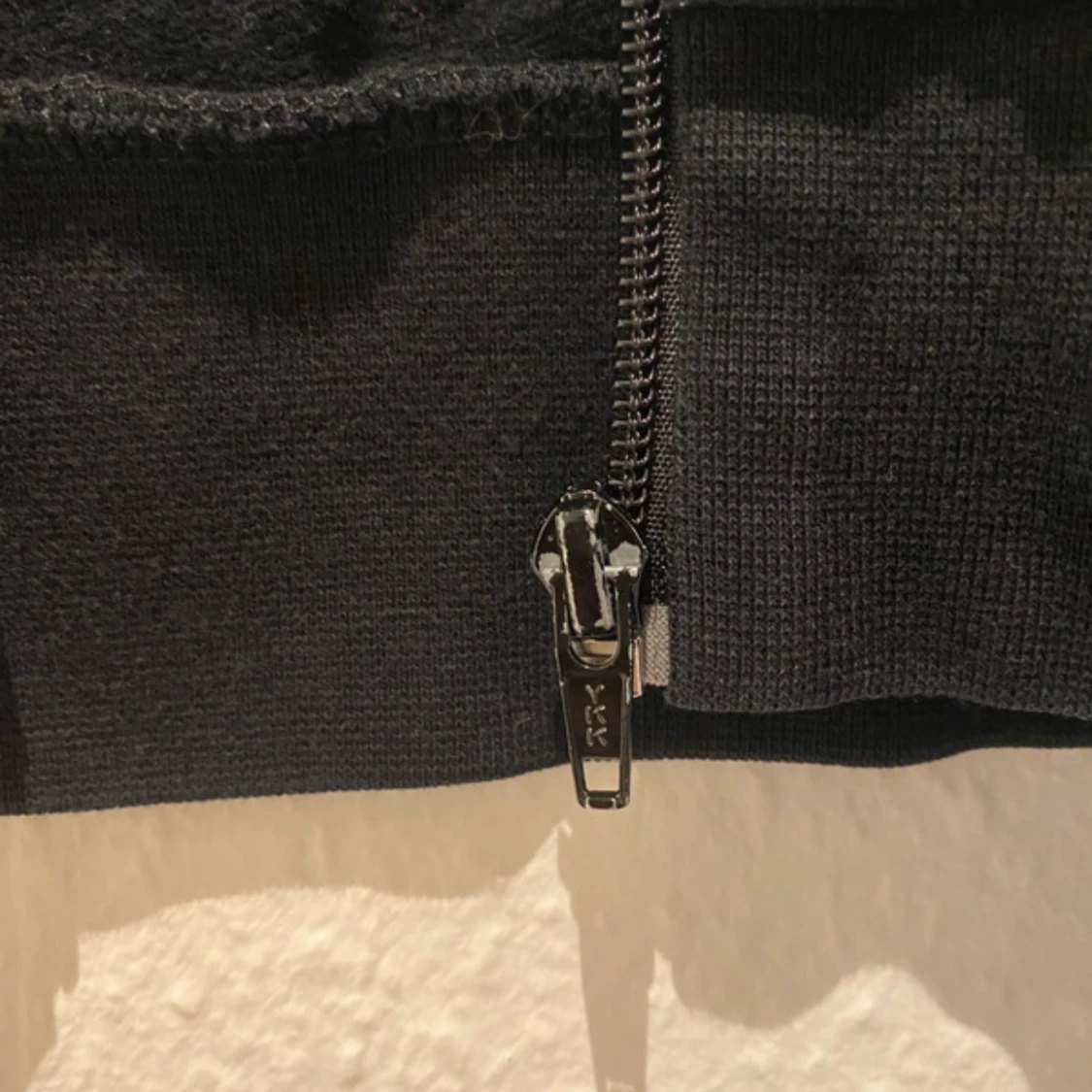 Burberry zip - 3