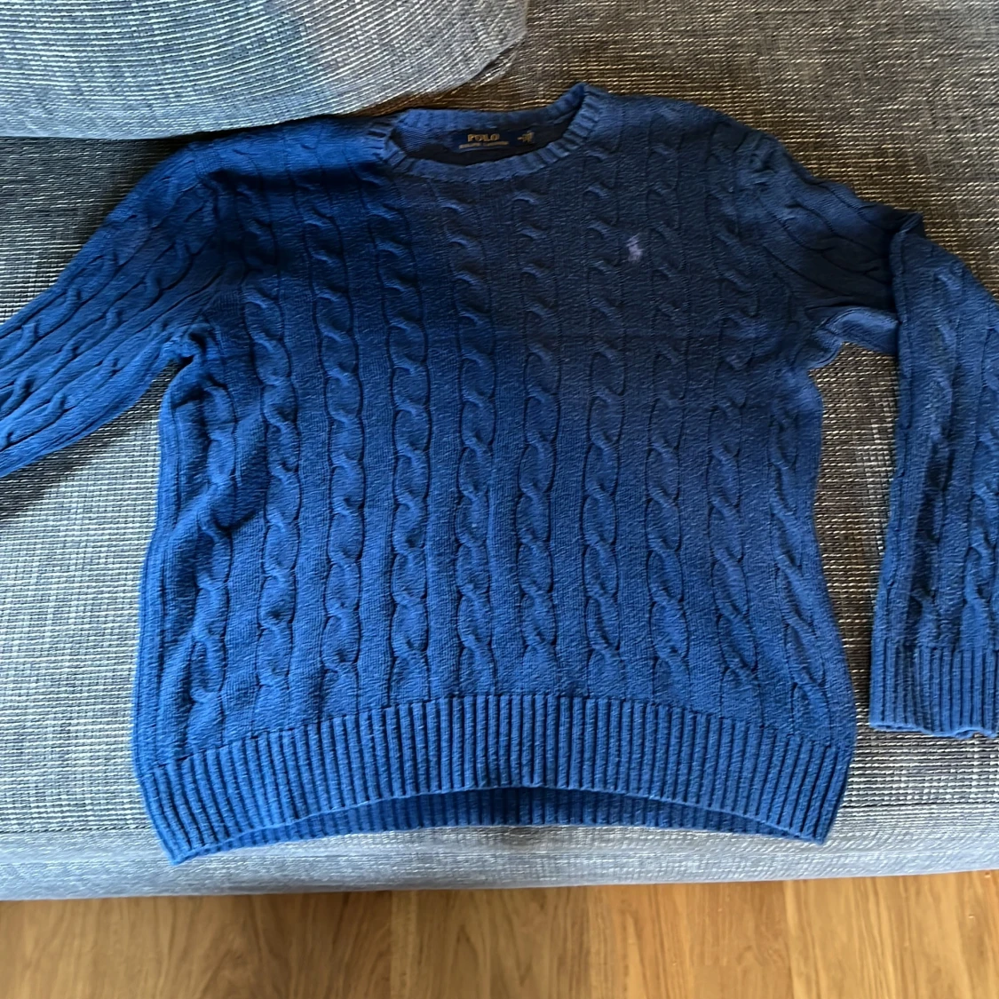 Blå kabelstickad tröja från Polo Ralph Lauren - 1