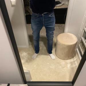 Slim fit jeans  - Riktigt feta slim fit jeans från tiger of Sweden, sjukt sköna och passar riktigt bra, storleken 30/32, dom är i riktigt bra skick, och nypris ligger runt 2000. Pris ej hugget i sten, skriv ifall du har några frågor eller funderingar. 