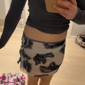 Över bikini tjoar 🤍 - Tjoar från SHEIN alldrig andvända men de är storlek 140 men skulle beskriva storleken som 160 i ungdom 2 för 25!