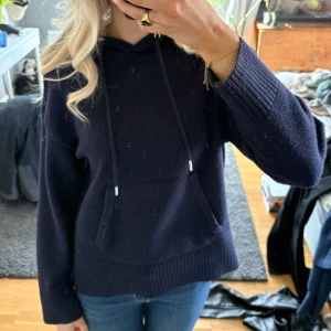 Stickad hoodie - Fint skick