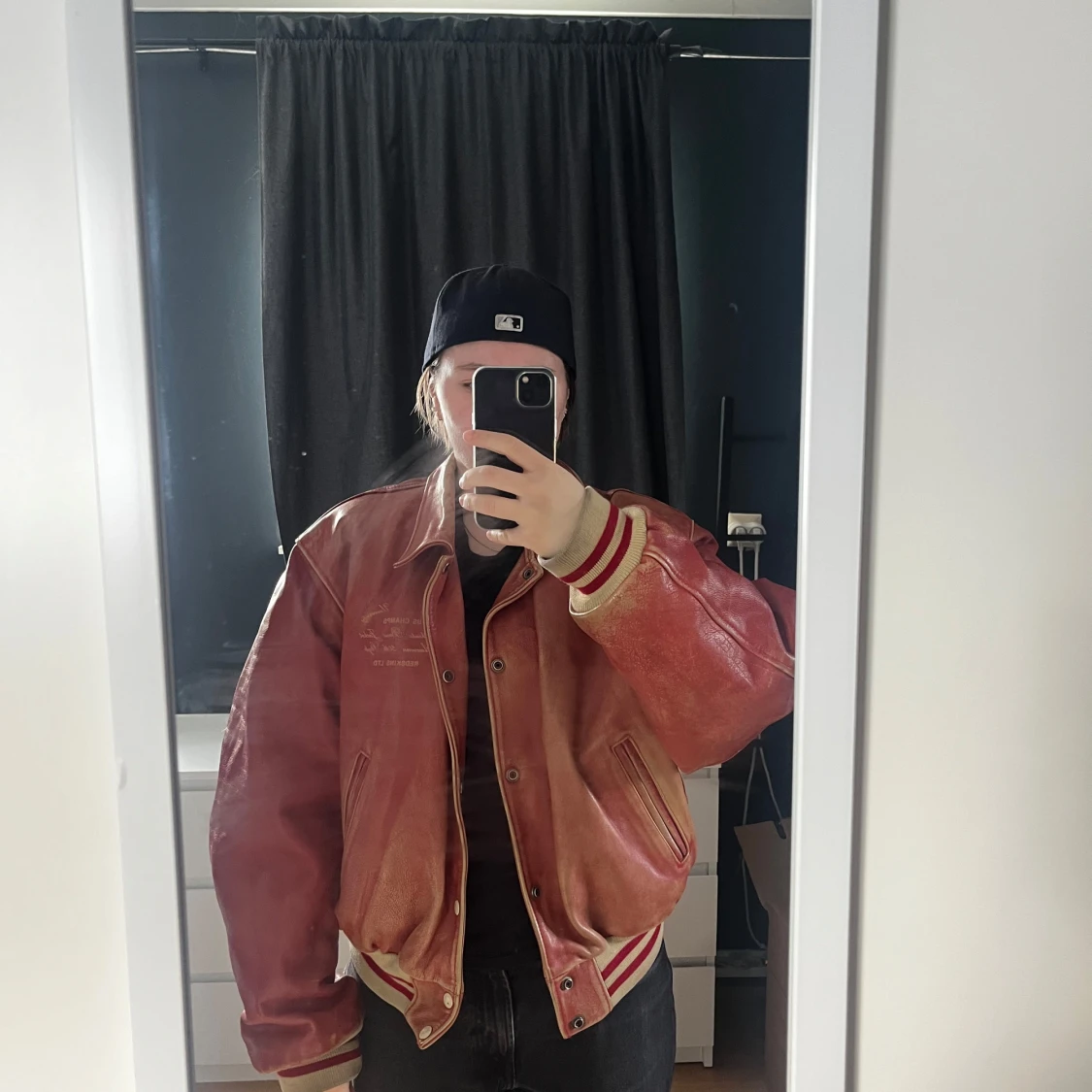 Röd skinnjacka med knappar från redskins - 2