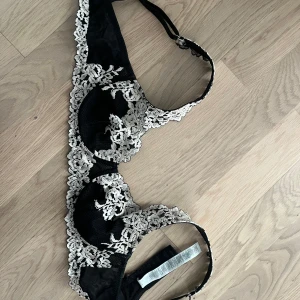 Intimissimi bh - Knappt andvänd, inga defekter, pris går ej att diskuteras 