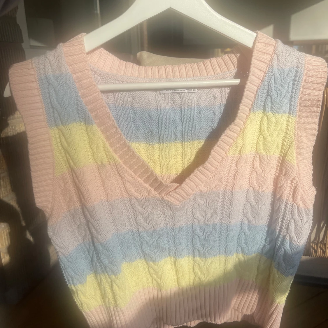 Randig stickad väst - 1