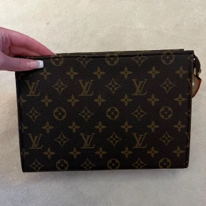 Necessär  - Knappt använd, super fin!