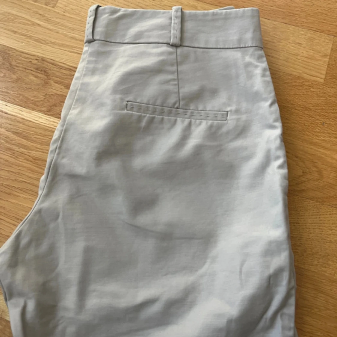 Beige kostymbyxor från MNG - 2