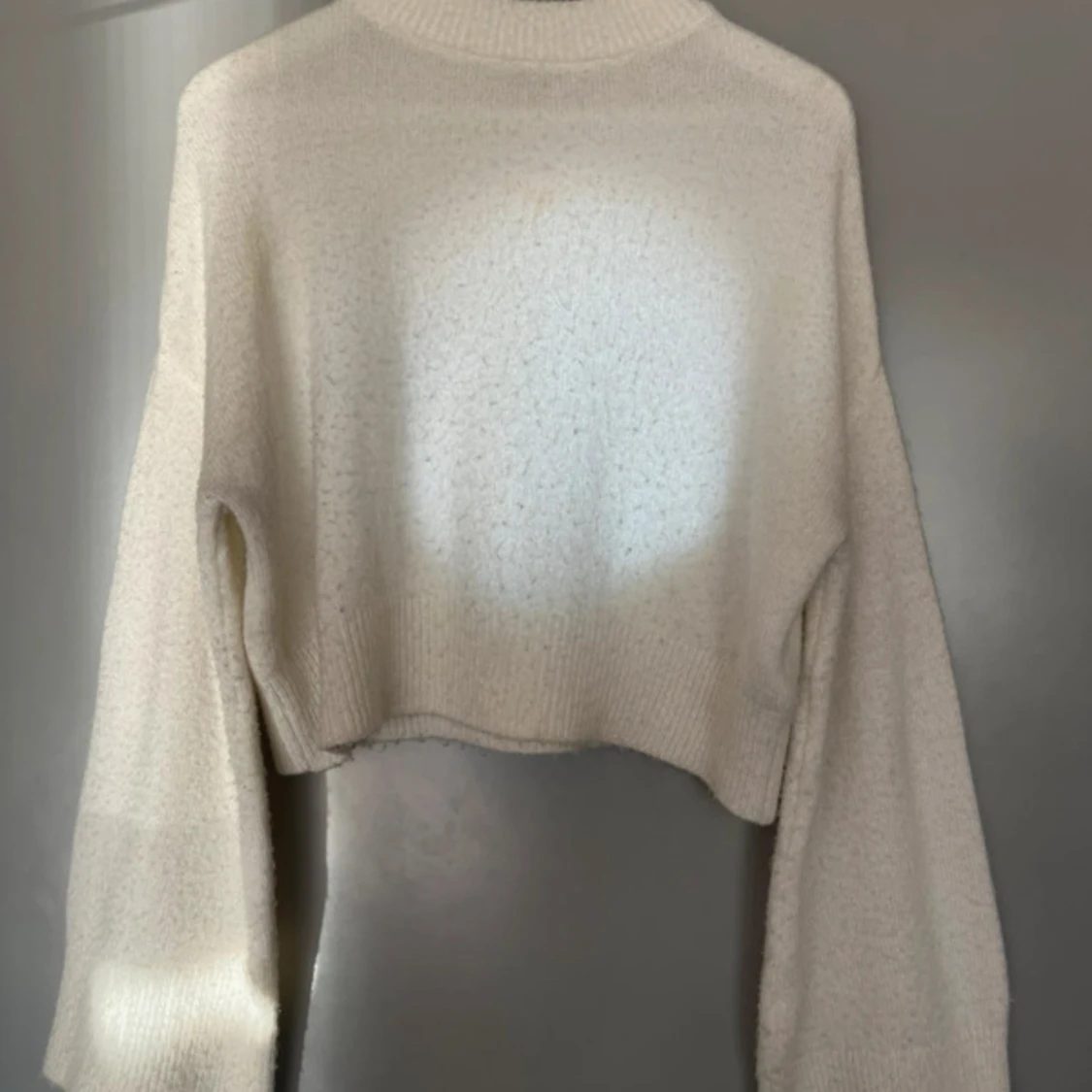 Vit croppad stickad tröja - 1