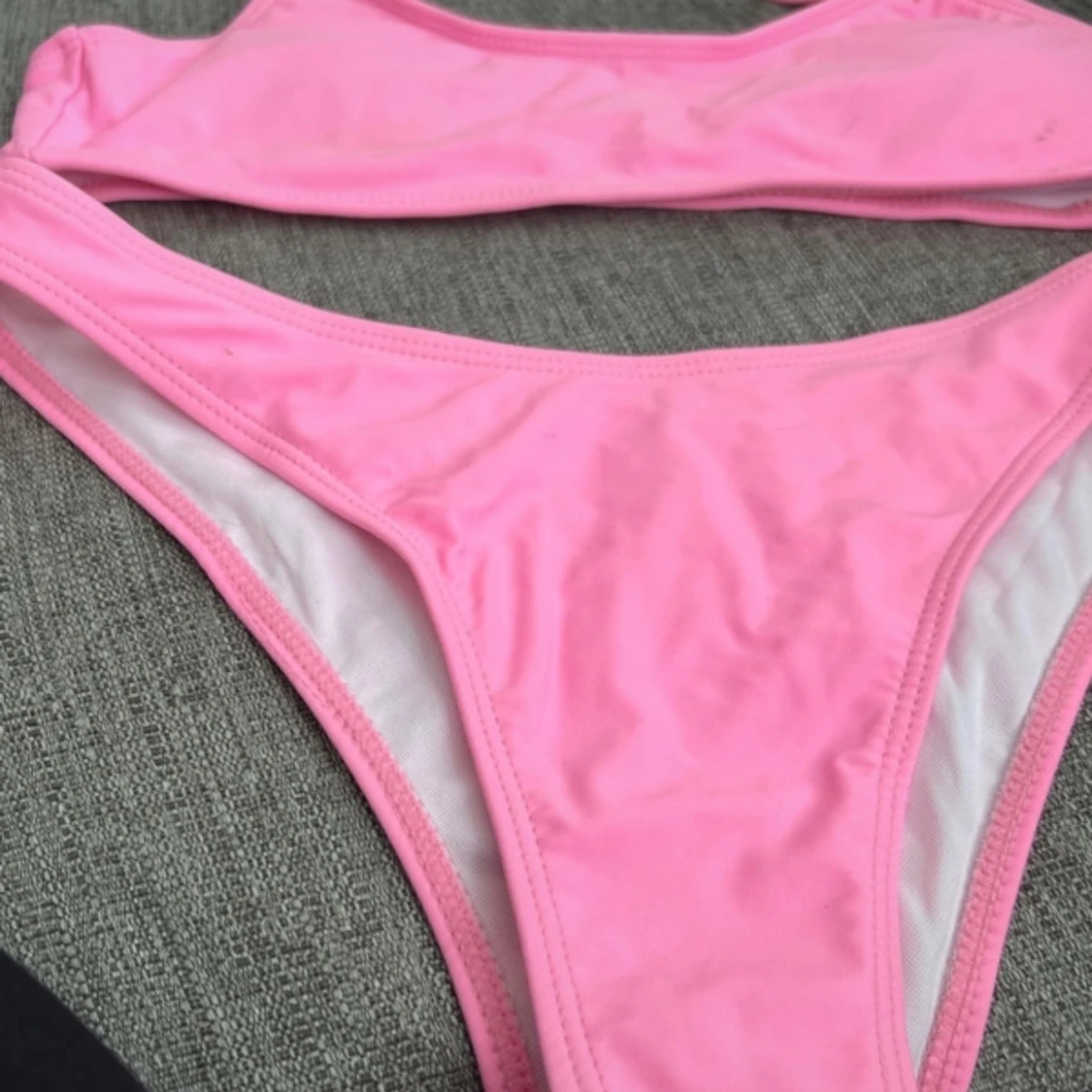 Rosa bikini med smala axelband - 2