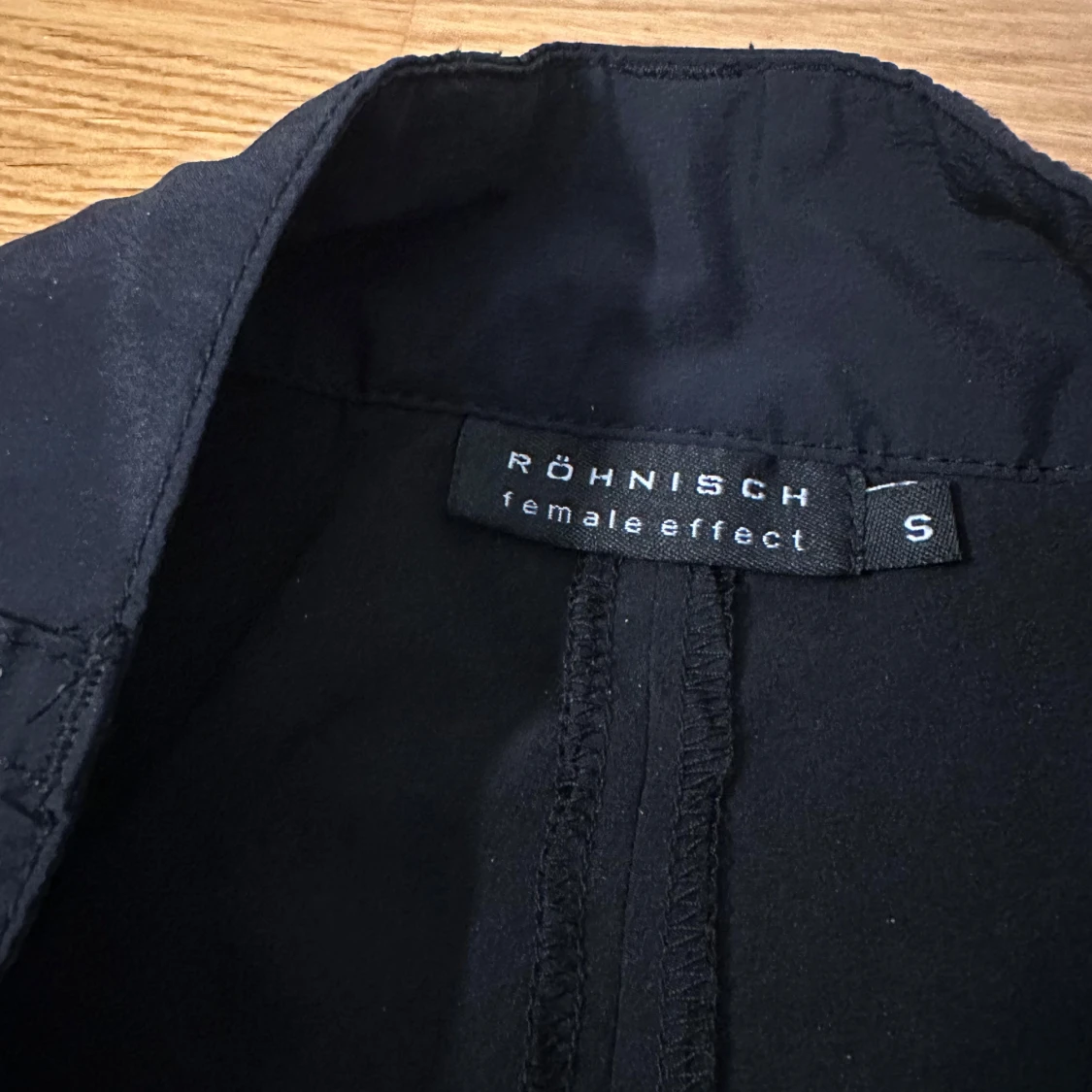 Svart kjol från Röhnisch - 3