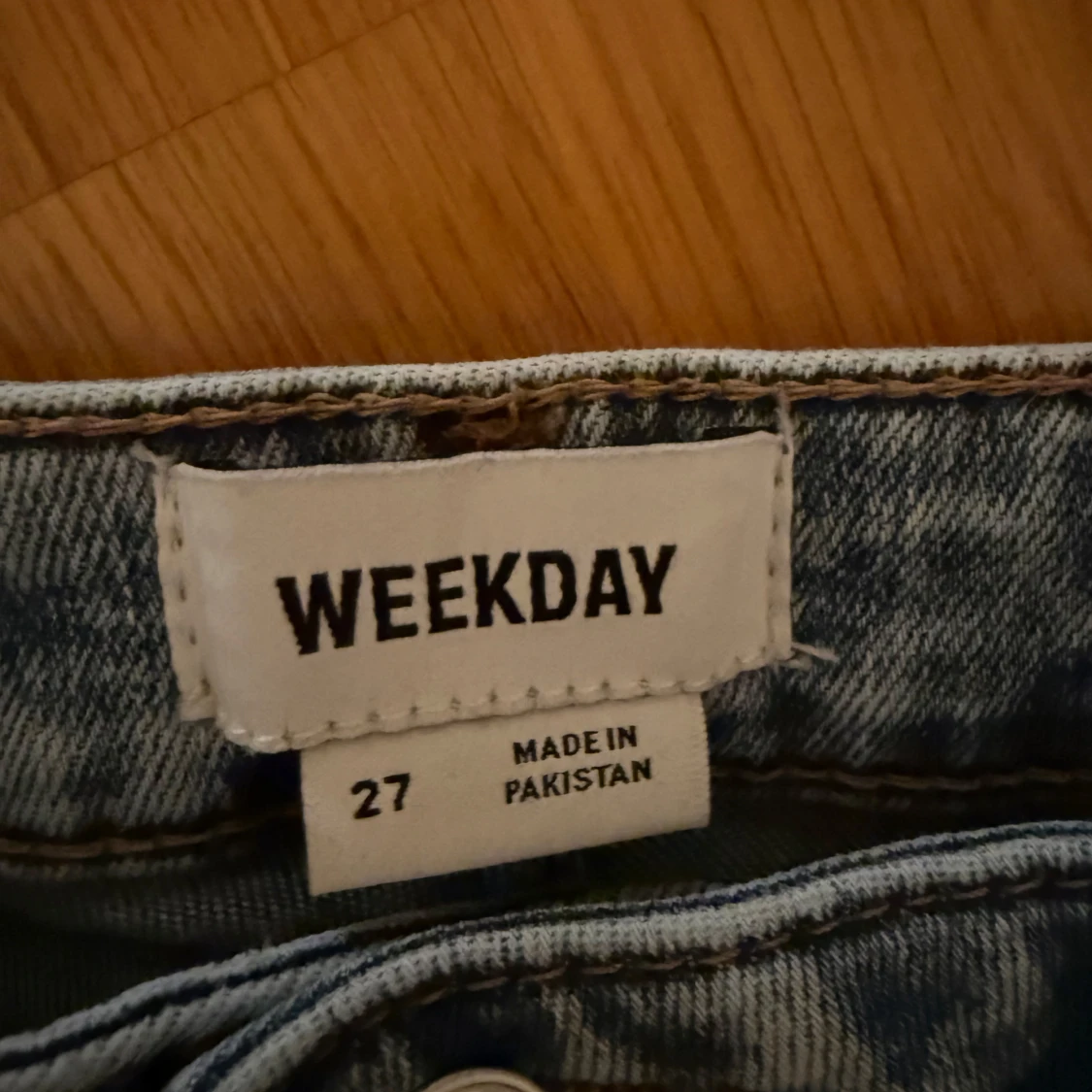 Blå bootcut jeans från Weekday - 2