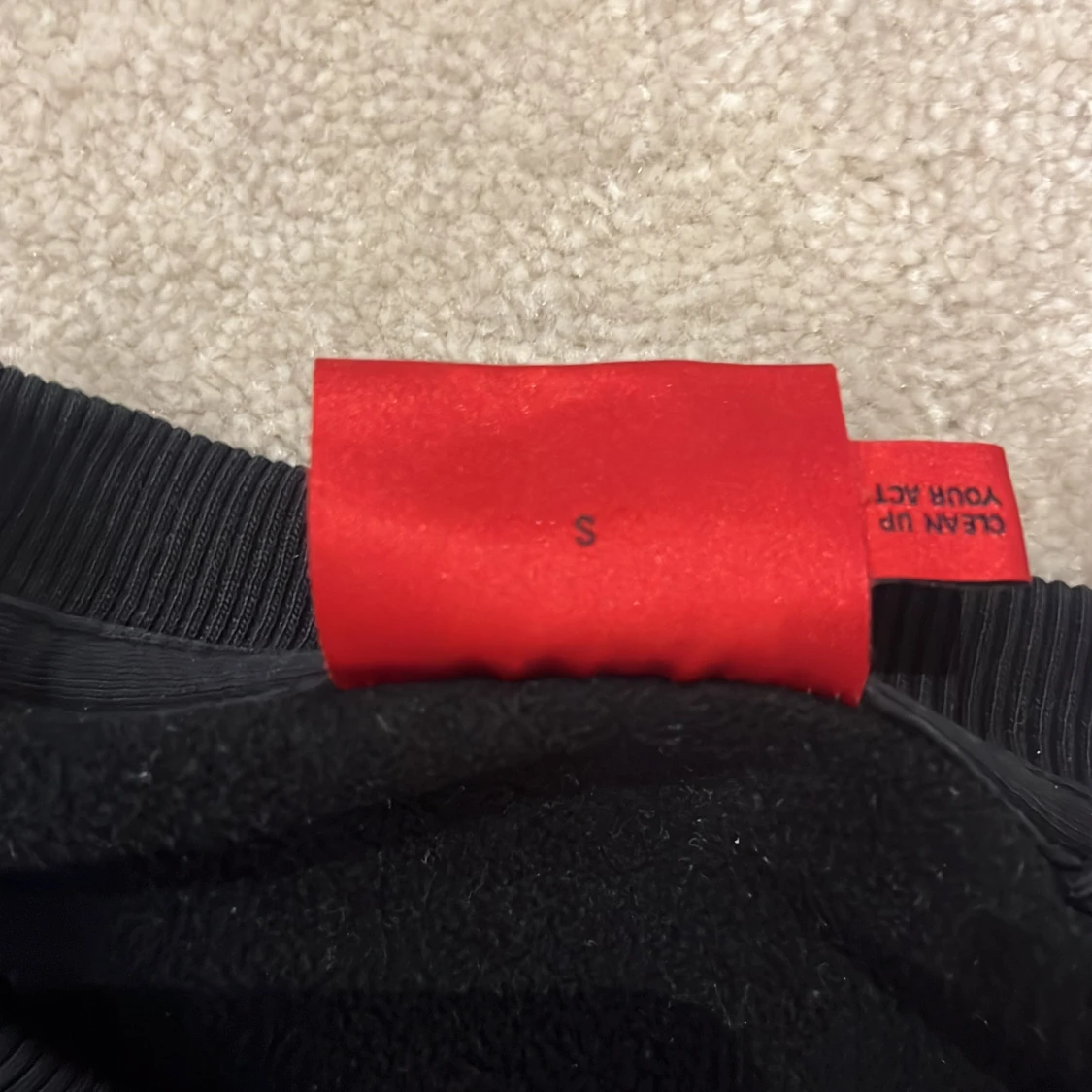 Svart sweatshirt från Hugo - 2