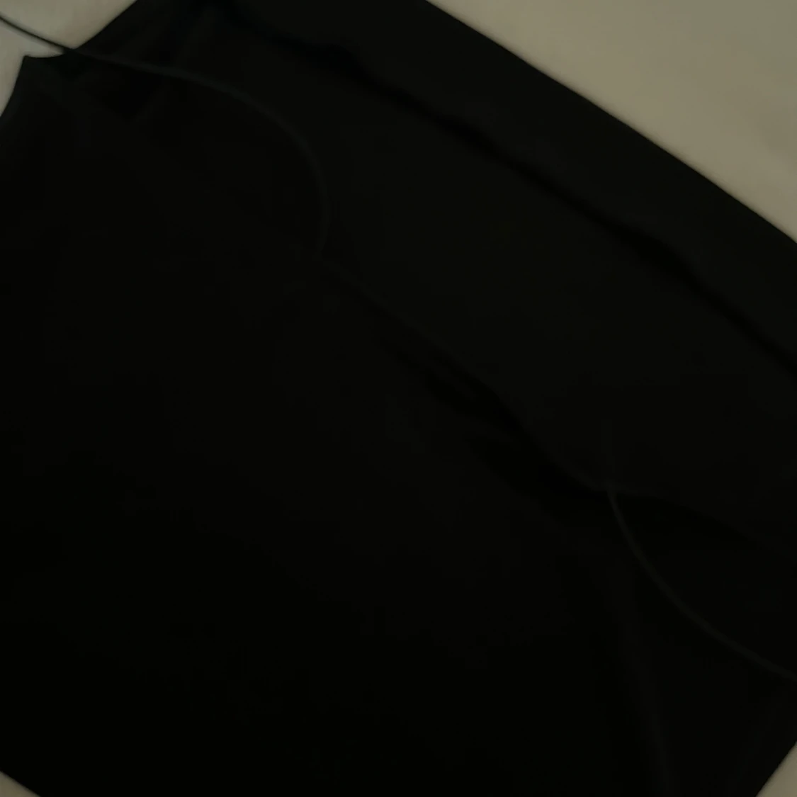 Svart croppad linnetopp från HM🖤 - 3