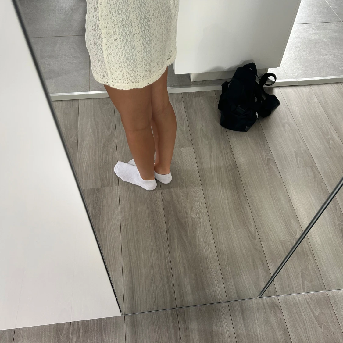 Vit spetsig kortkjol - 1