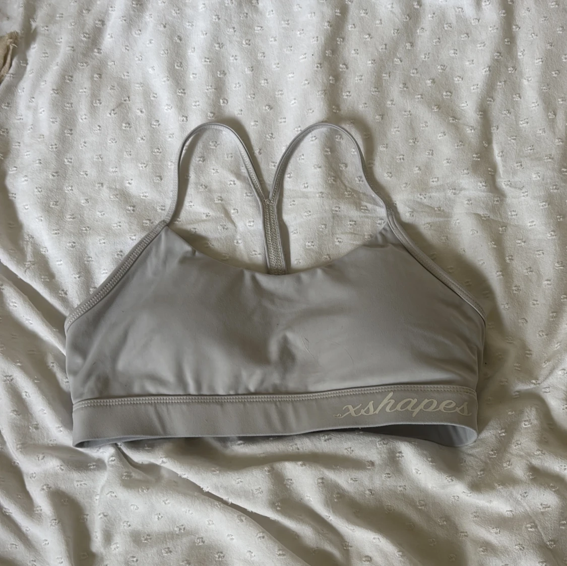 Grå sportig linnetopp från Xshapes