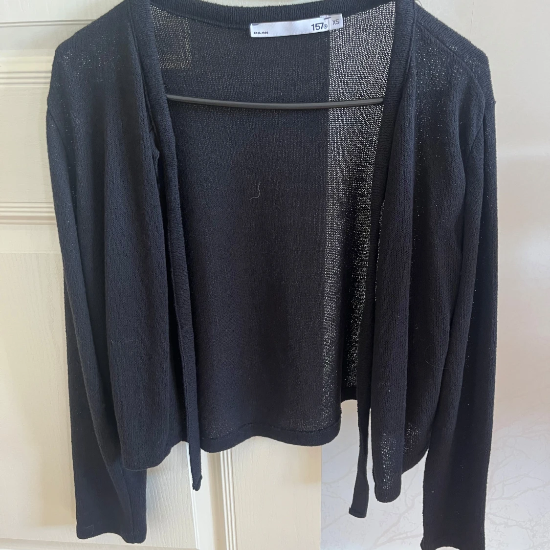 Svart kofta med knyt framtill XS - 3