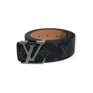 Louis Vuitton Bälte  - Helt nytt aldrig använt. Storlek 110cm. Kan frakta eller mötas i Stockholm. Postar inom 24 timmar