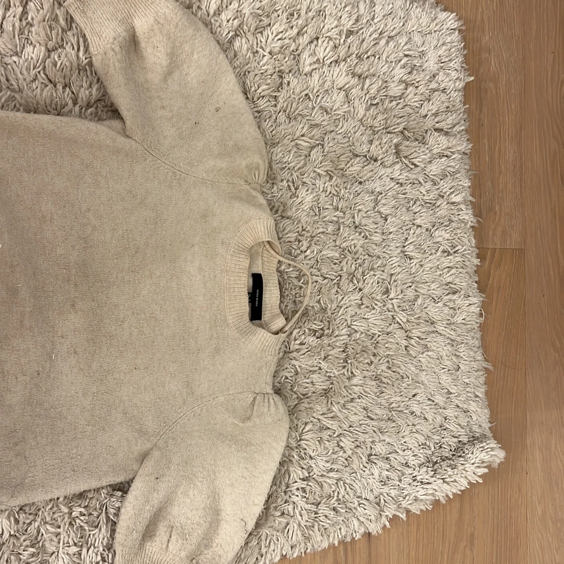 Beige stickad tröja från Vero Moda