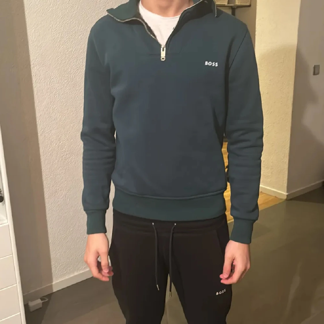 Mörkgrön half zip tröja från BOSS