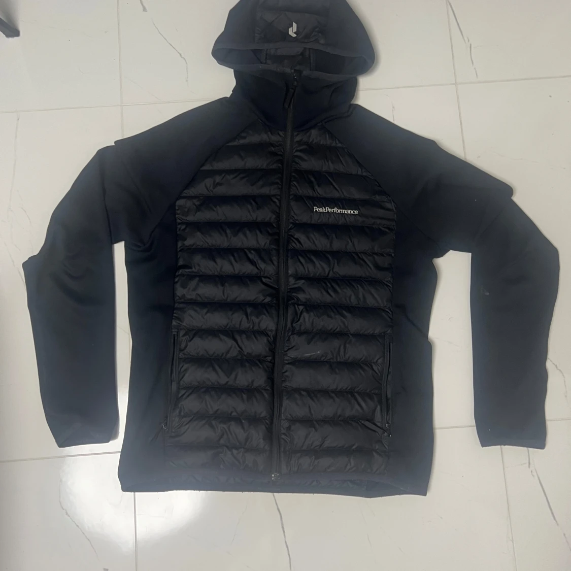 Svart  Peak Performance L