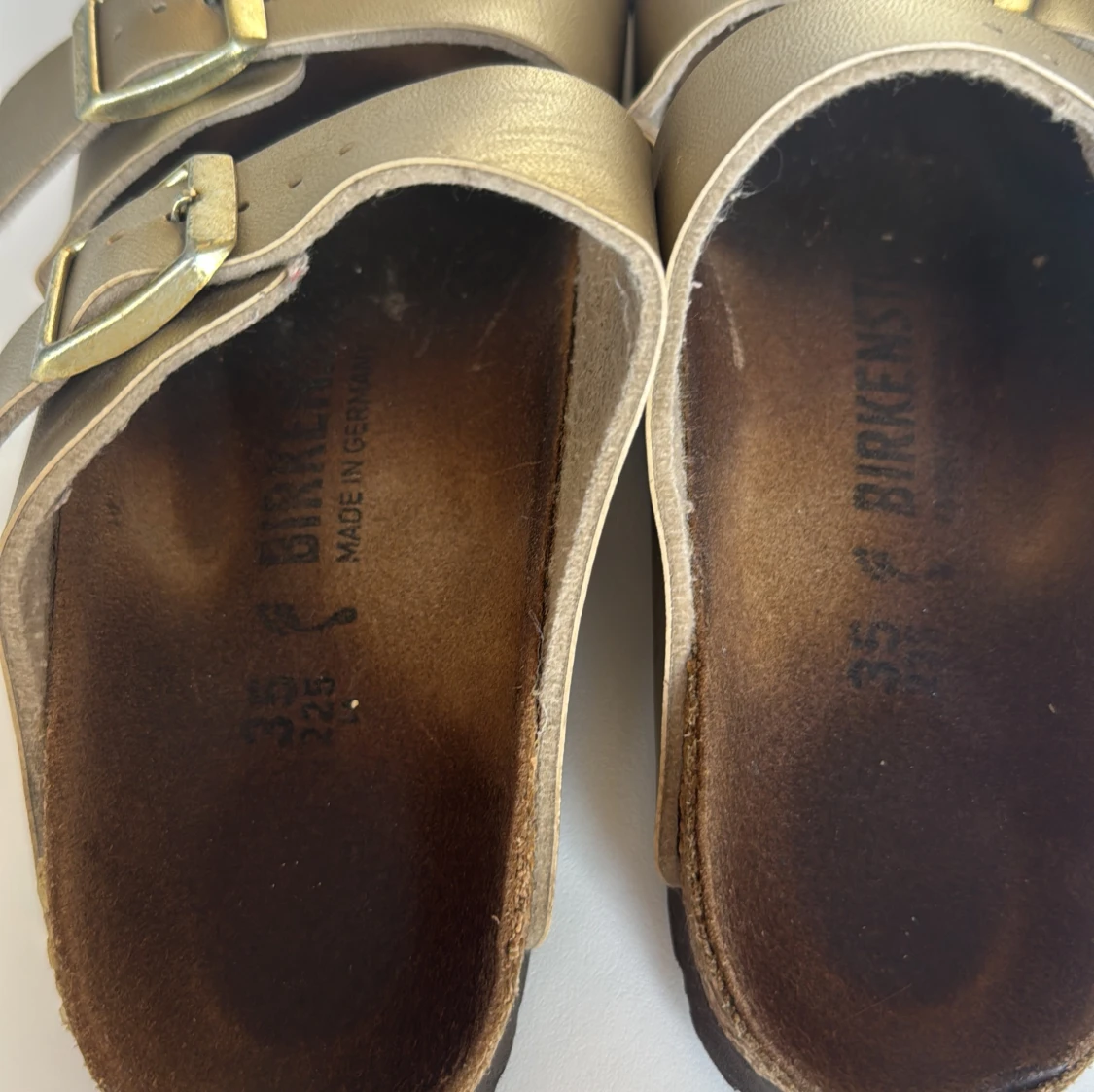 Guldiga sandaler från Birkenstock - 1