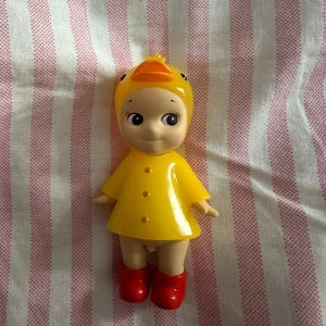 Sonny Angel Rainy Days Anka  - Från sonnyangel.se