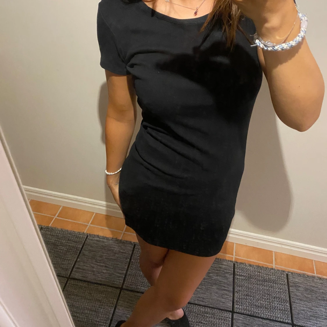 Svart tight kortklänning - 1