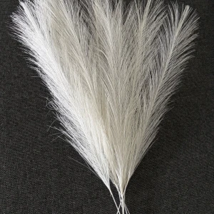 Dekorationsfjäder/gräs - 10 stycken vita dekorationsfjädrar/gräs. Passar perfekt i en snygg vas. Helt oanvända 