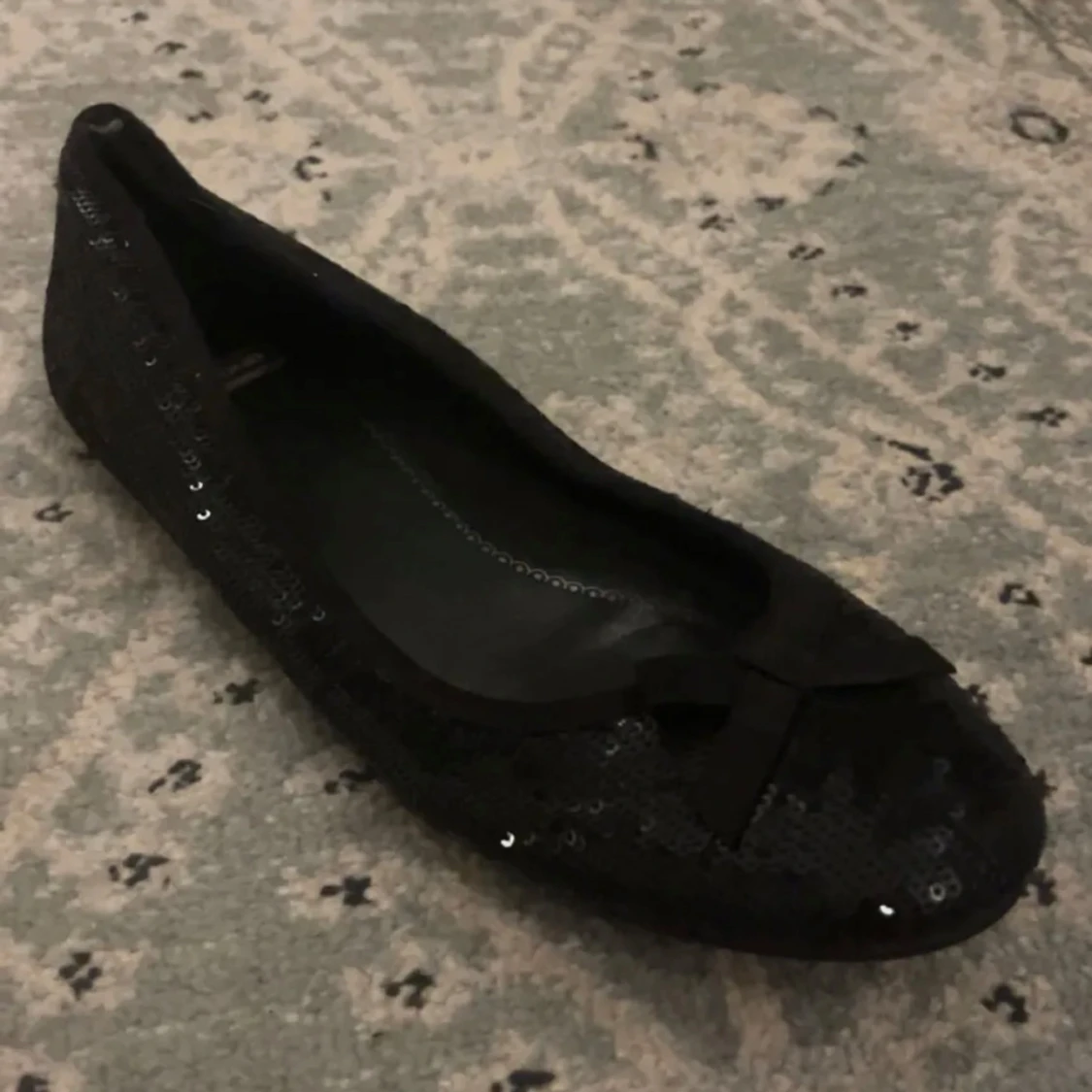 Svarta ballerinaskor med paljetter - 1