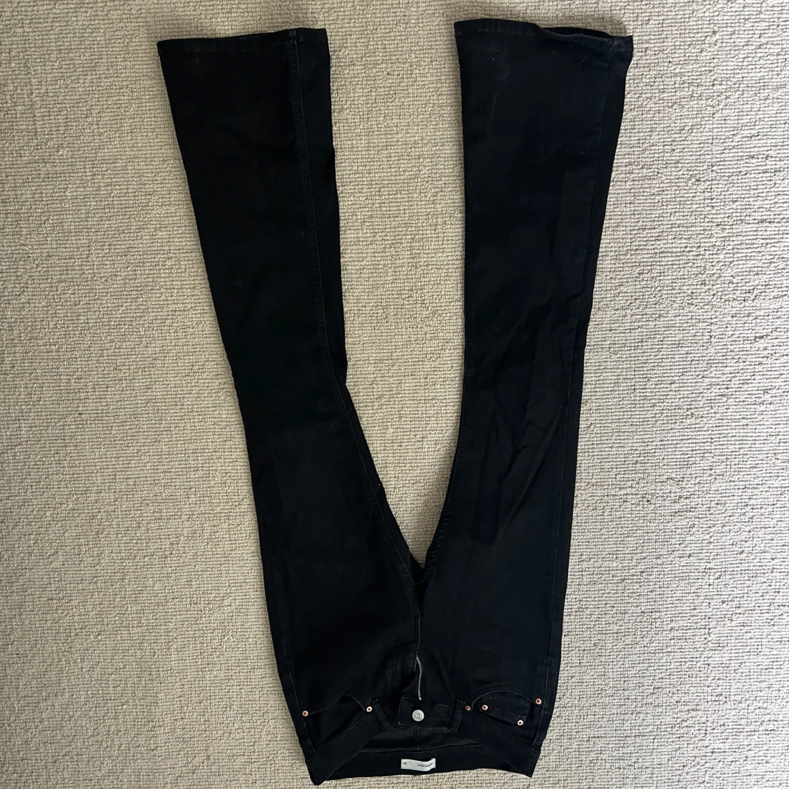 Svarta bootcut jeans från Gina tricot - 1
