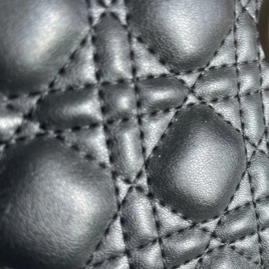 Svart quiltad designerväska - 2