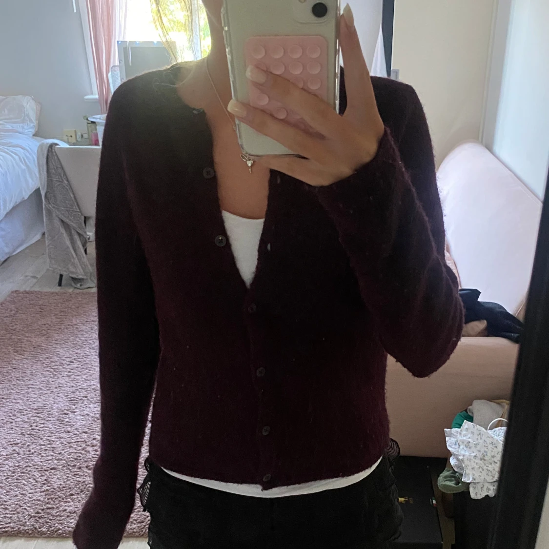 Vinröd kofta med knappar